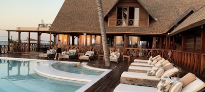 LEwin乐玩团队工作环境与获得的行业资质认证展示